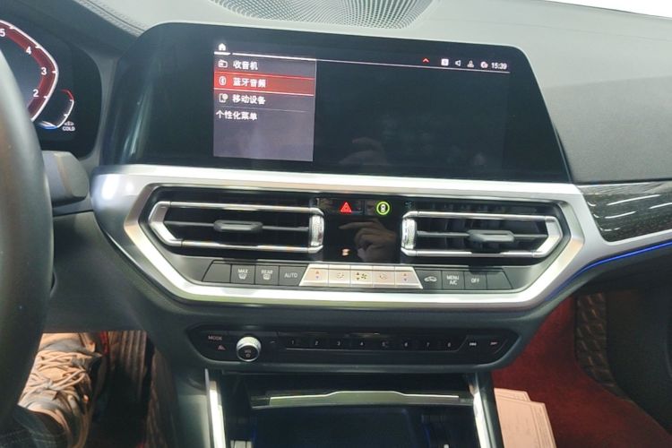 BMW 3 Series 2022 car image #17