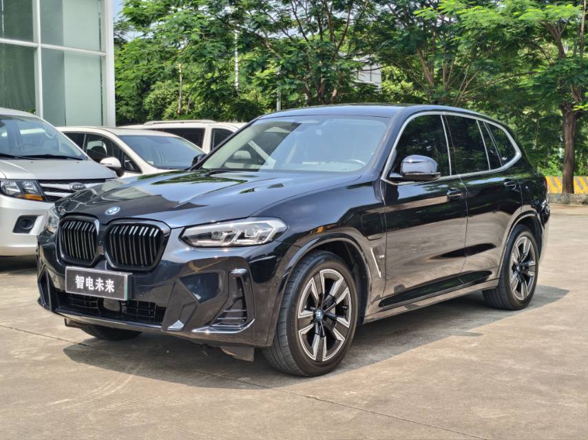 BMW iX3 2022 BMW iX3 2022 car image