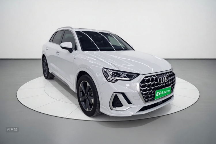 Audi Q3 2023 car image #4