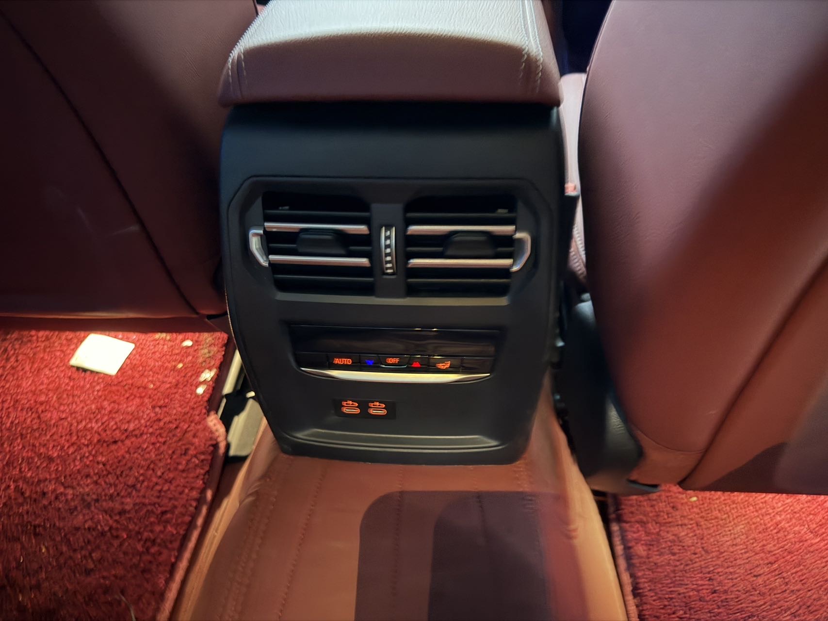 BMW i3 2023 car image #10
