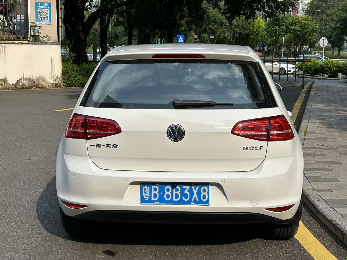 Volkswagen Golf 2014 car image #5