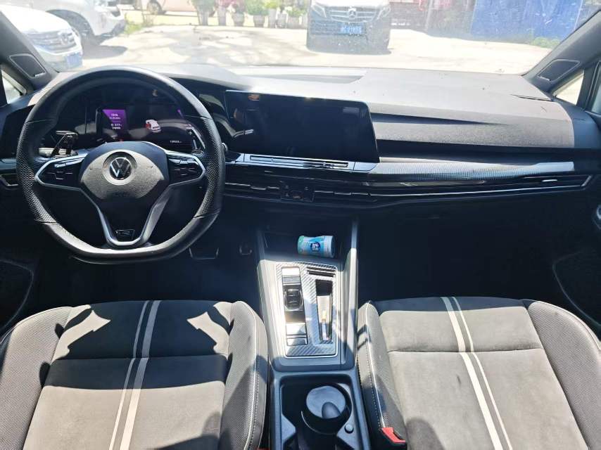 Volkswagen Golf 2022 car image #6