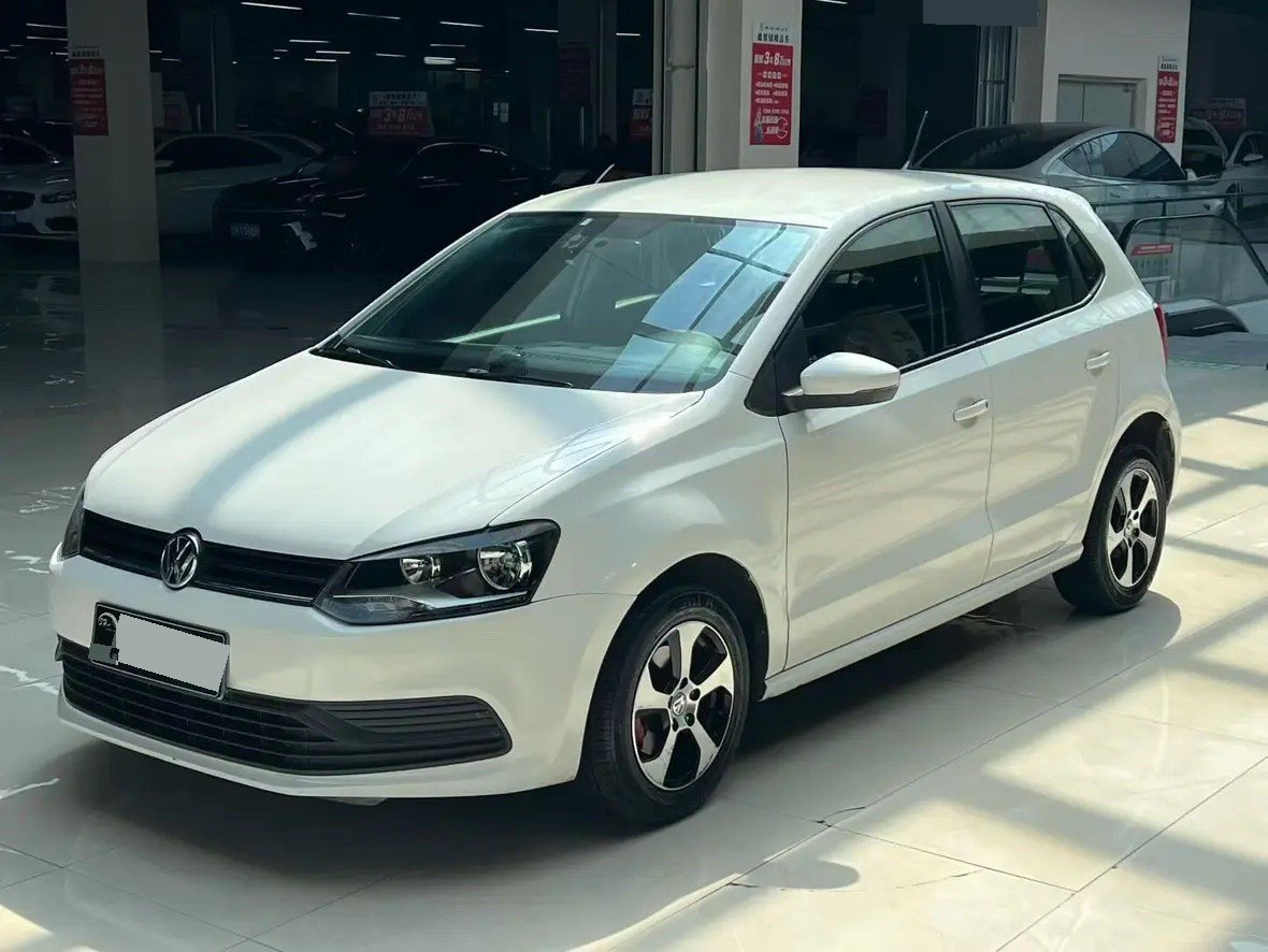 Volkswagen Polo 2015 Volkswagen Polo 2015 car image