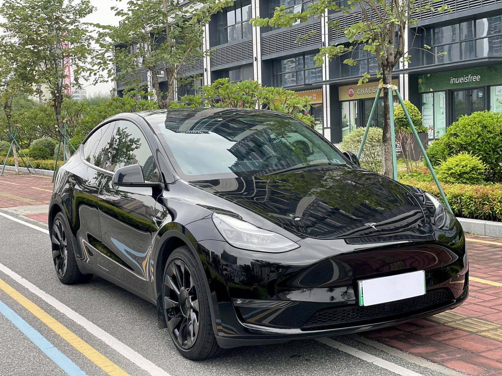 Tesla Model Y 2021 #3 Tesla Model Y 2021 car image #3