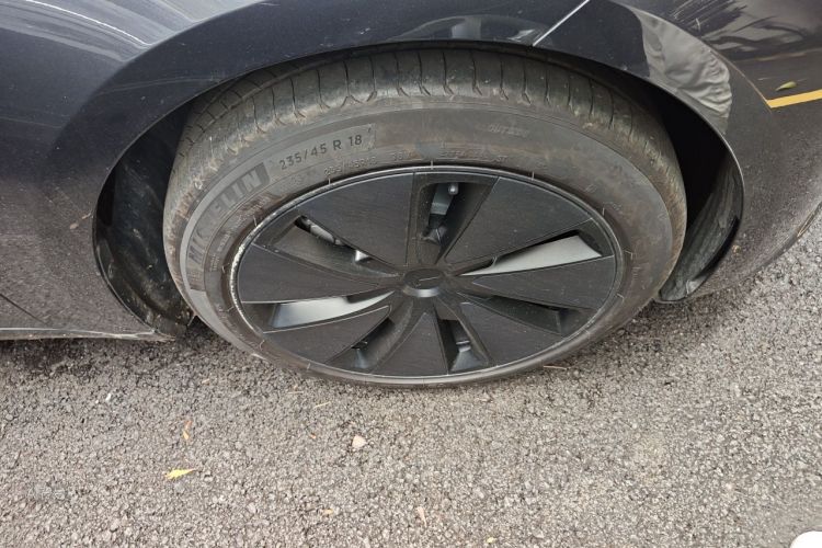 Tesla Model 3 2024 car image #9