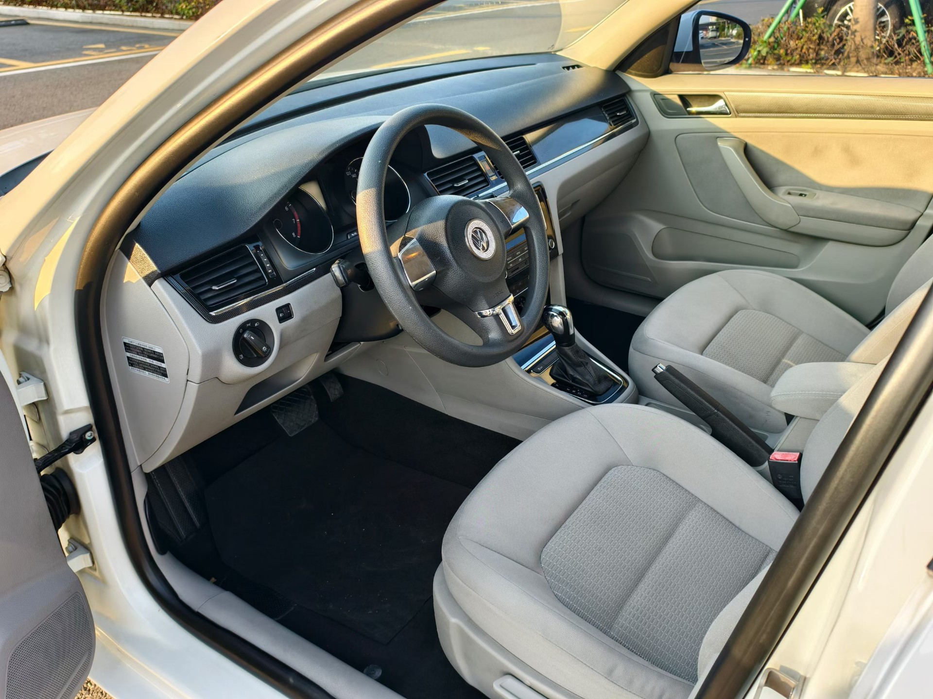 Volkswagen Bora 2013 car image #4