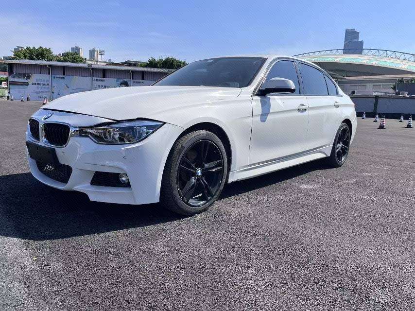 BMW 3 Series 2019 BMW 3 Series 2019 car image