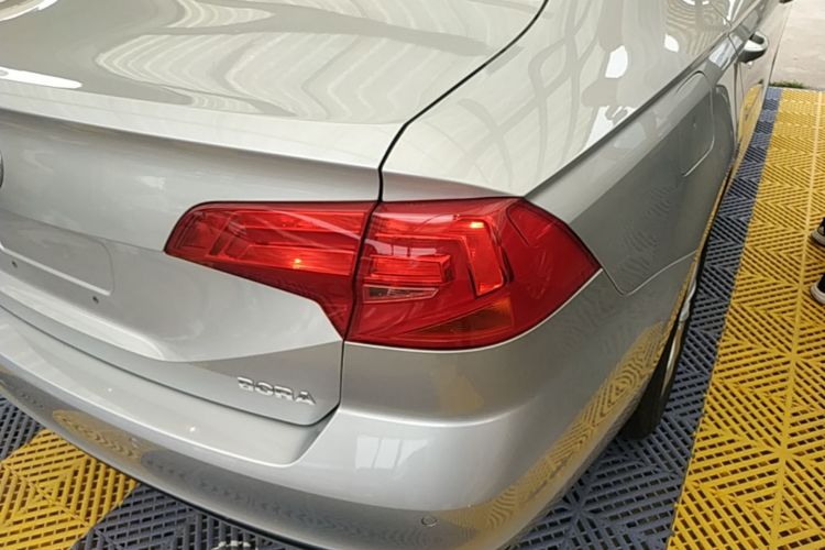 Volkswagen Bora 2016 car image #8