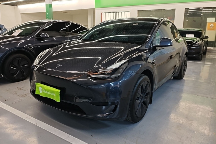 Tesla Model Y 2024 #2 Tesla Model Y 2024 car image #2