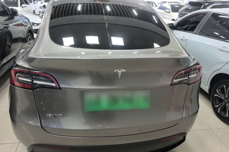 Tesla Model Y 2022 #6 Tesla Model Y 2022 car image #6