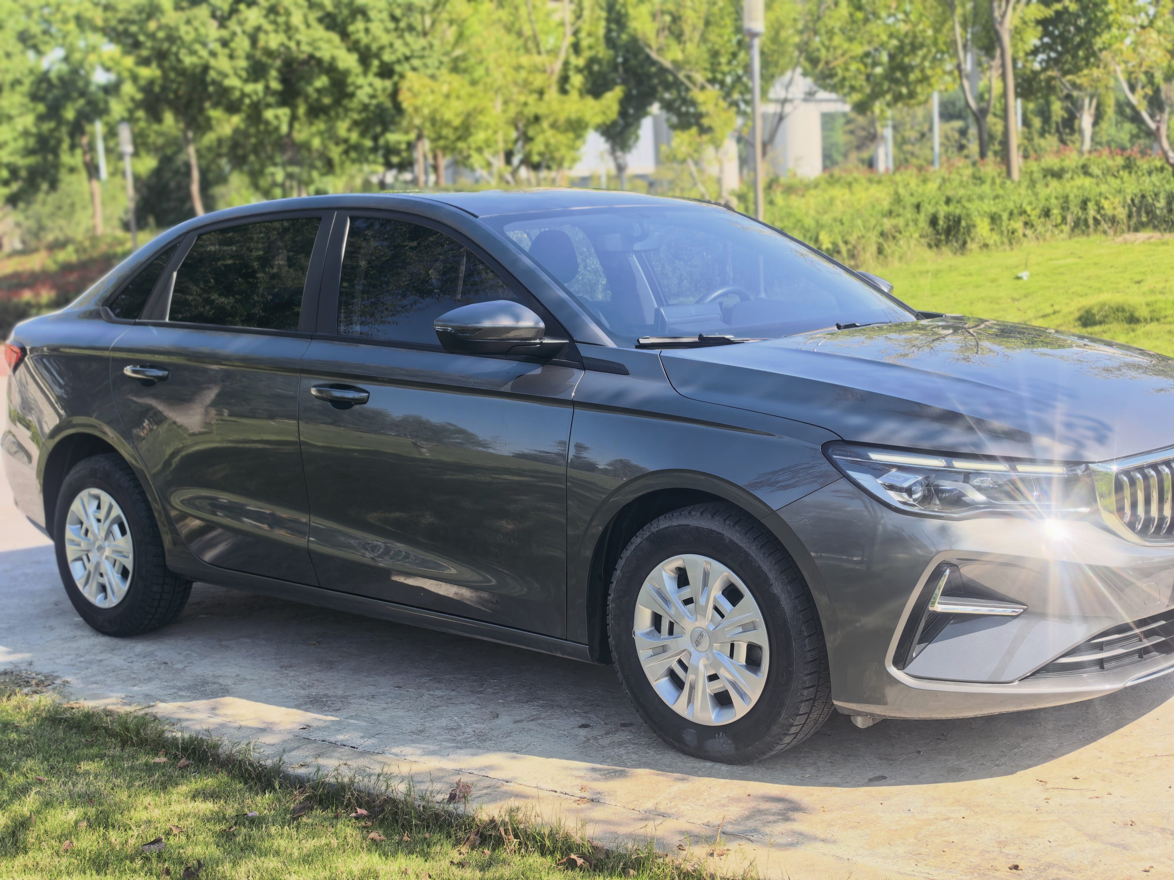 GEELY Emgrand 2025 imagen de coche #3