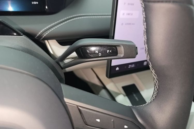 MI SU7 2025 car image #14