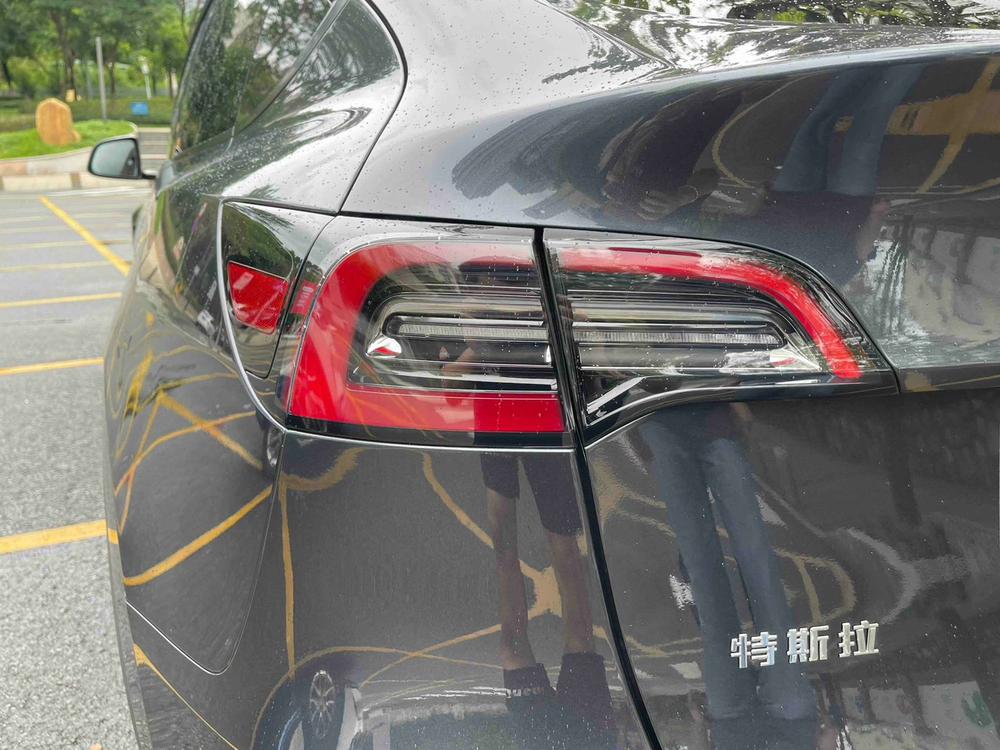 Tesla Model Y 2024 #8 Tesla Model Y 2024 car image #8