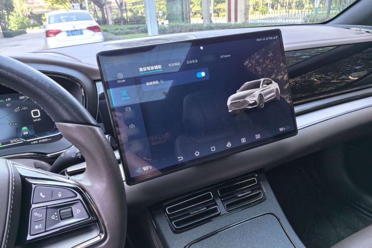BYD Han 2022 immagine di auto #21