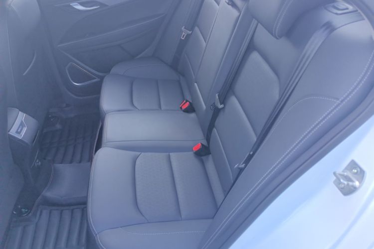 GEELY Emgrand 2021 car image #13
