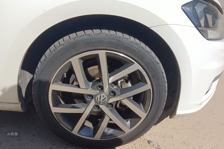 Volkswagen Golf 2019 car image #9