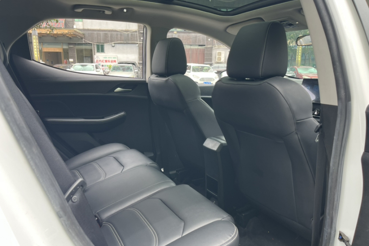 BYD Yuan New Energy 2019 immagine di auto #16