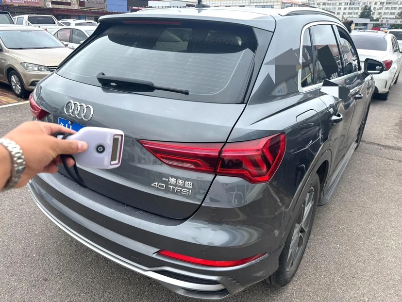 Audi Q3 2022 car image #4