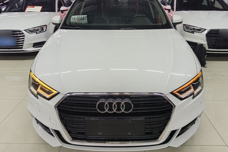 Audi A3 2018 car image #3