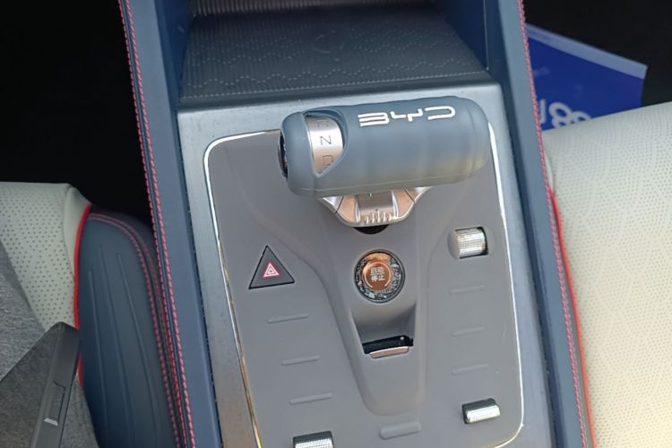BYD Yuan Plus 2023 immagine di auto #14