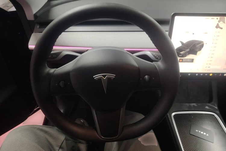 Tesla Model Y 2023 #11 Tesla Model Y 2023 car image #11