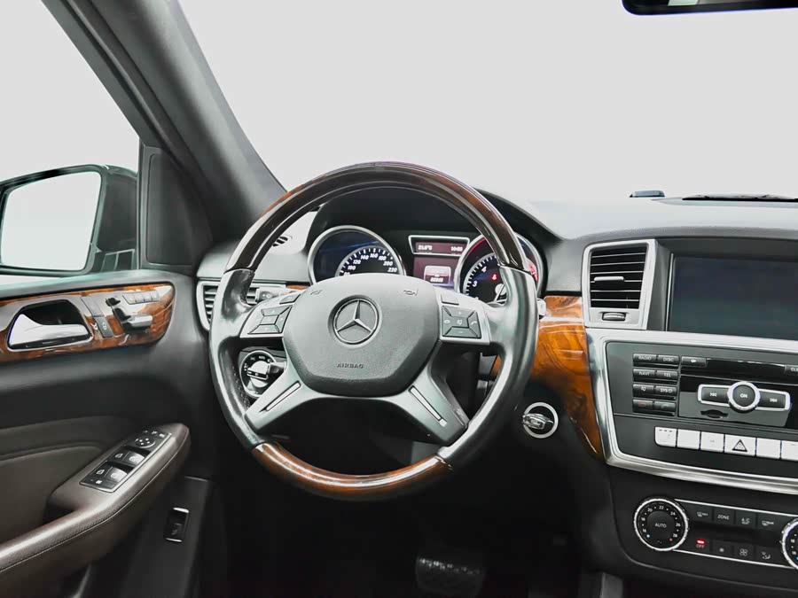 Mercedes-Benz M Class 2014 #36 Mercedes-Benz M Class 2014 car image #36