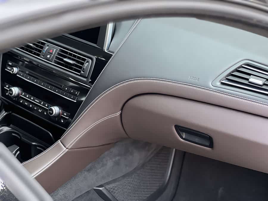 BMW M6 2015 car image #36