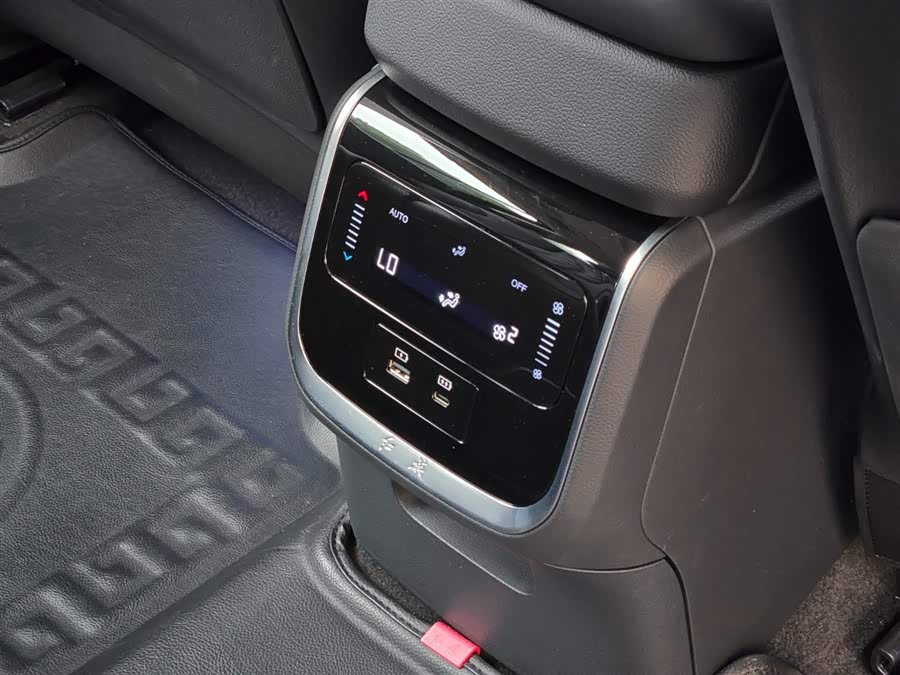 HongQi HS7 PHEV 2024 #36 HongQi HS7 PHEV 2024 car image #36