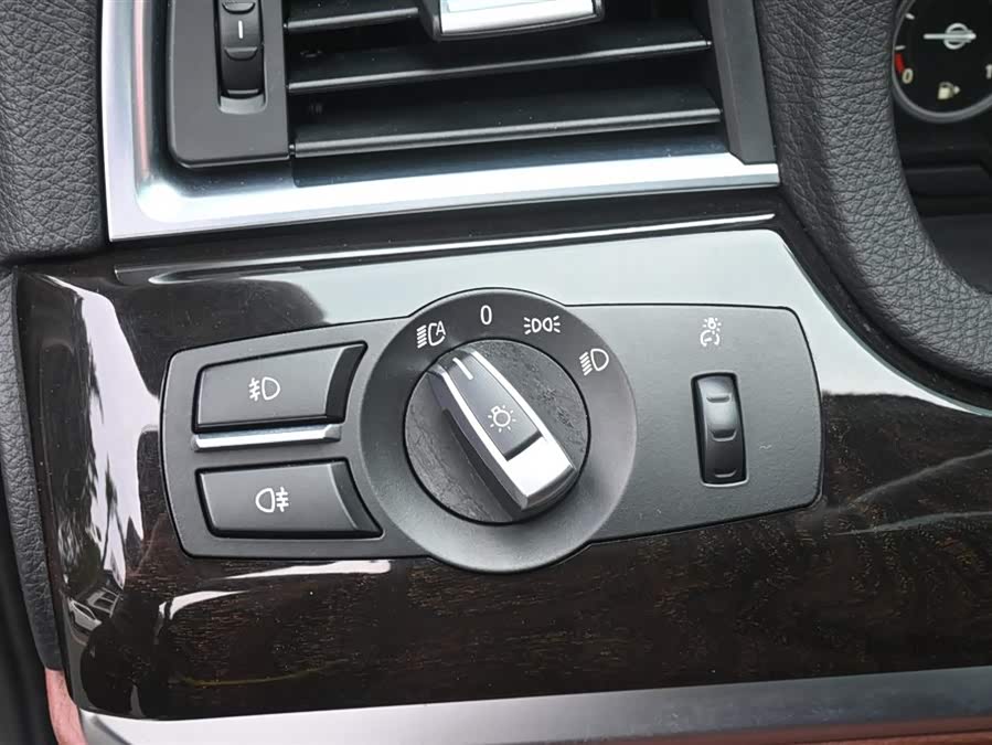 BMW 5 Series GT 2016 #36 BMW 5 Series GT 2016 صورة سيارة #36