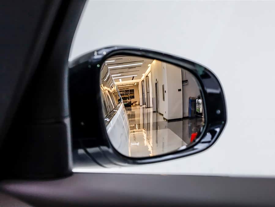 理想汽车 理想MEGA 2024 汽车图片 #36