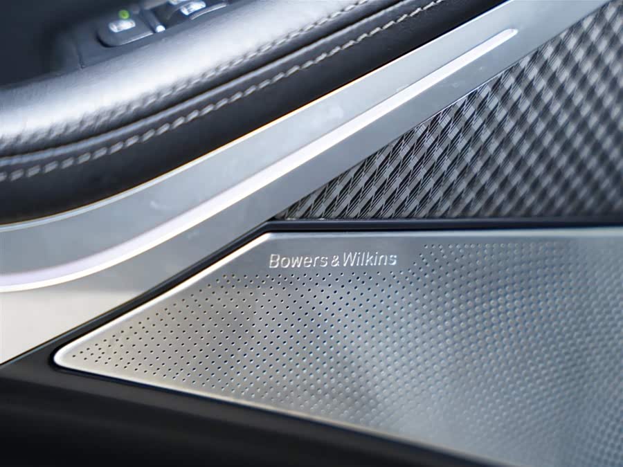 BMW X5 M 2020 car image #36