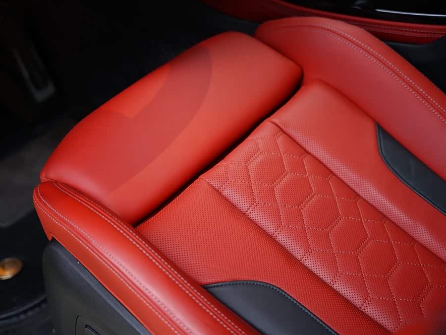 BMW X4 M 2022 immagine di auto #36