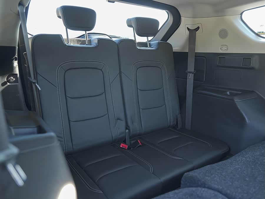 Jetour X70 PLUS 2025 car image #36