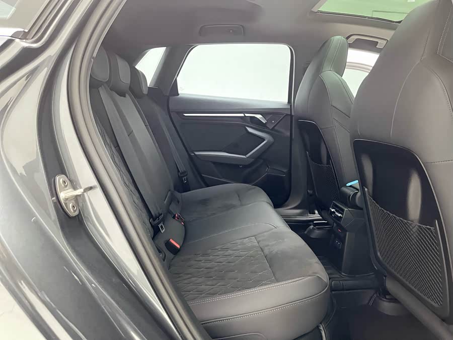 Audi A8 2021 imagen de coche #36