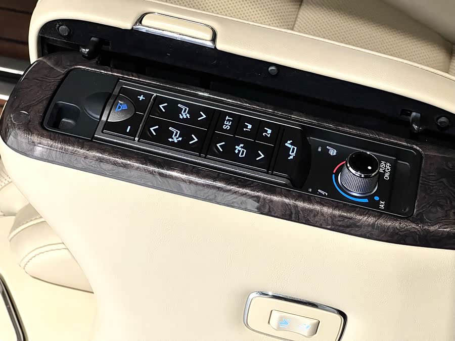 丰田 埃尔法 2018 汽车图片 #36