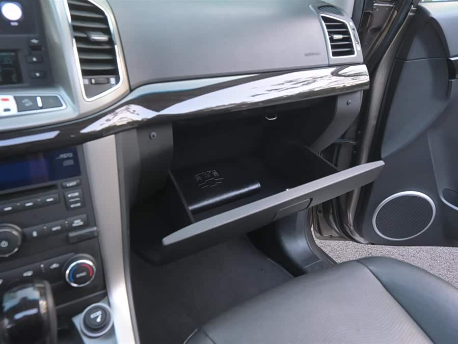 Chevrolet Captiva 2016 imagen de coche #36