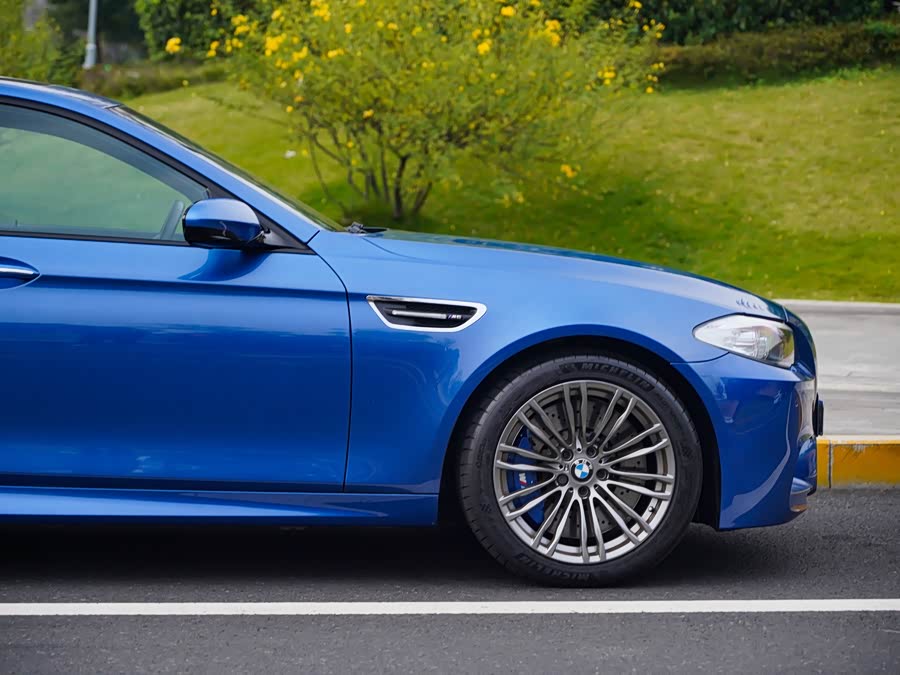 BMW M5 2012 #36 BMW M5 2012 car image #36