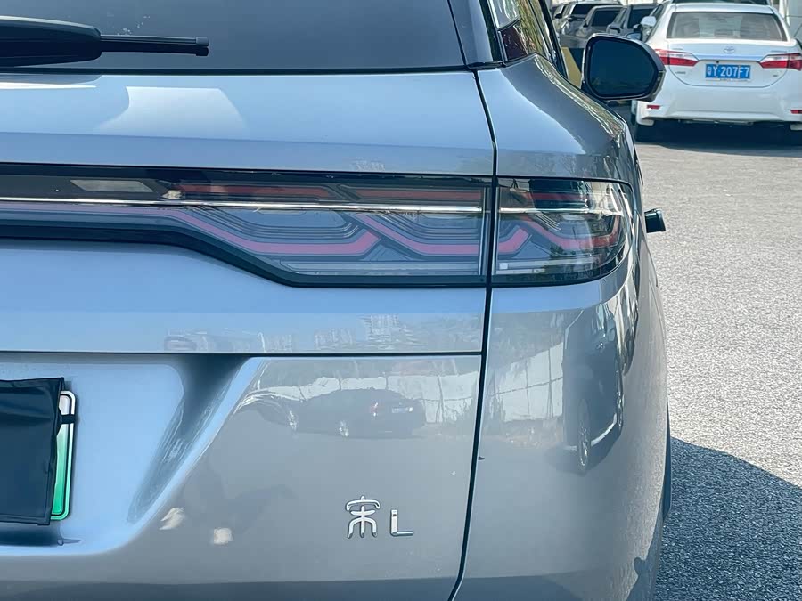 BYD SongL DM-i 2024 car image #36