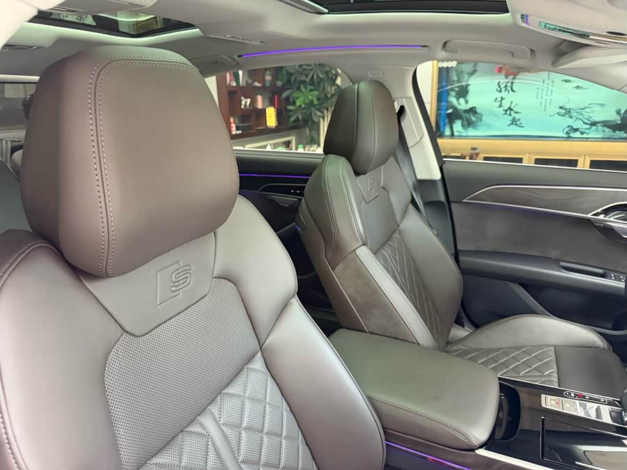 Audi A8 2021 imagem de carro #36