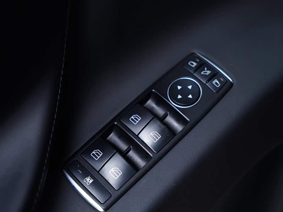 特斯拉 Model X 2017 汽车图片 #36