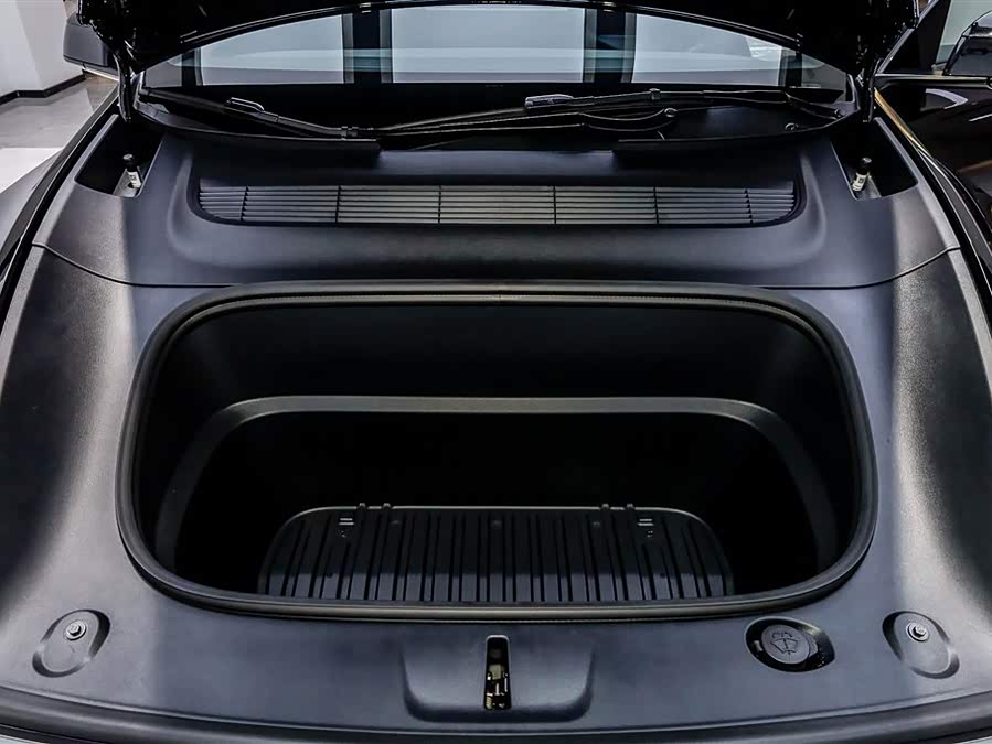 特斯拉 Model Y L 2025 汽车图片 #36