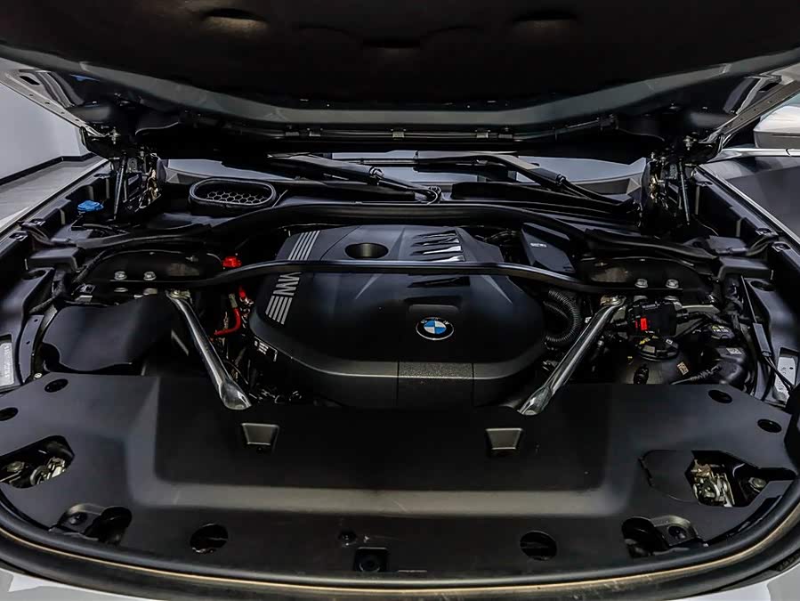 BMW 7 Series 2024 car image #36