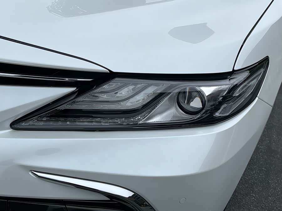 Toyota Camry 2023 car image #36