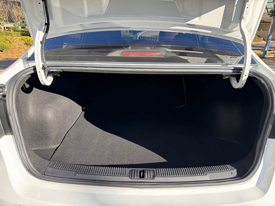 Roewe i5 2020 car image #36