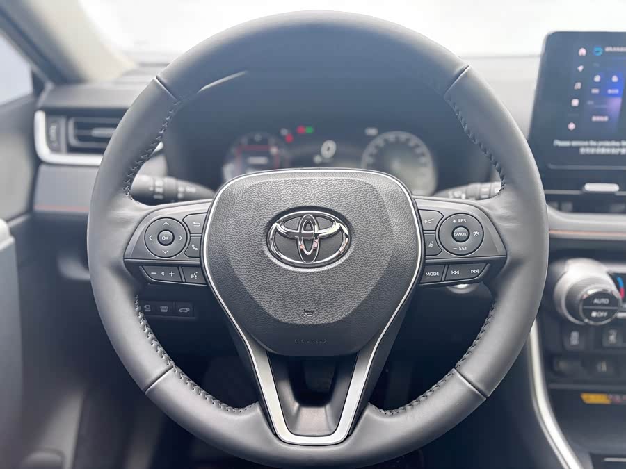 Toyota RAV4 2025 car image #36