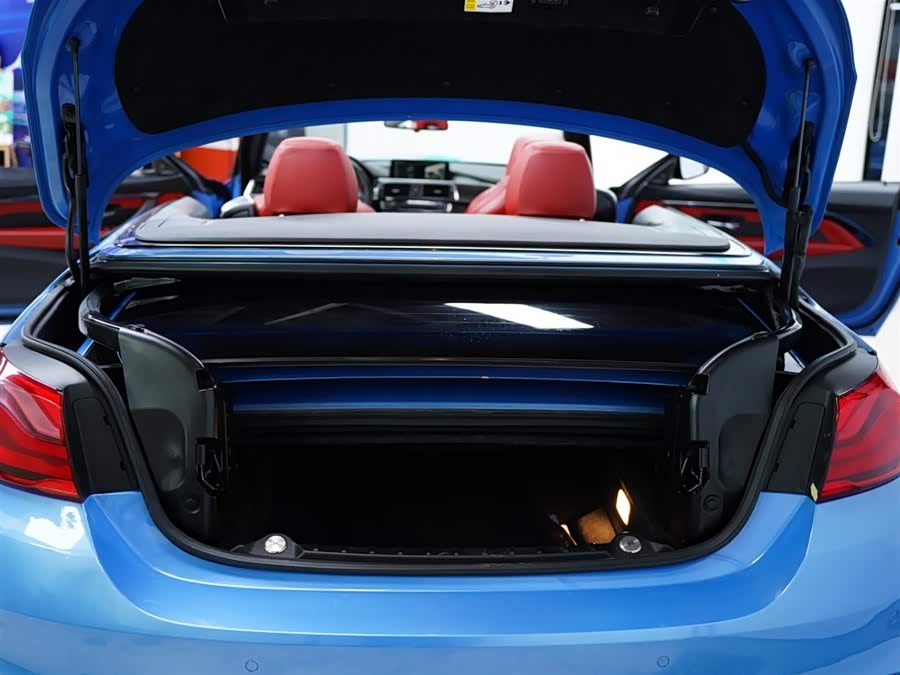 BMW M4 2018 immagine di auto #36