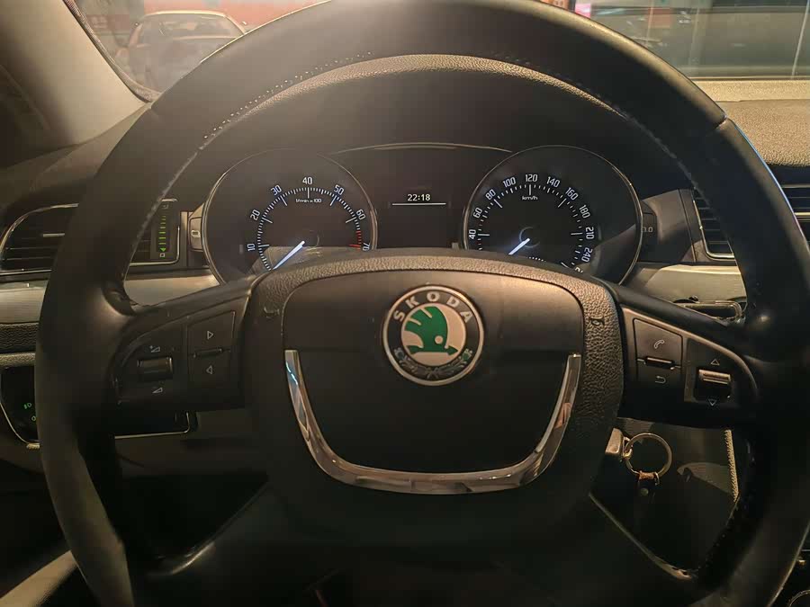 Skoda Superb 2010 car image #36