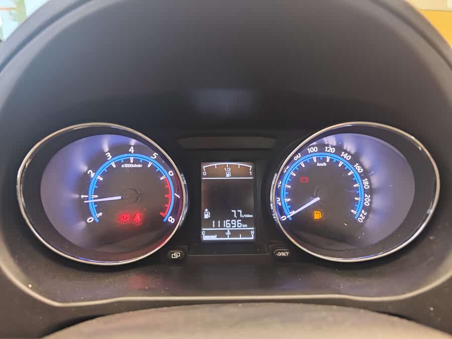 Forthing S500 2016 car image #36