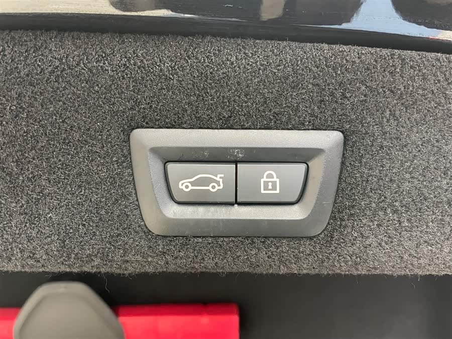 BMW 7 Series 2021 car image #36