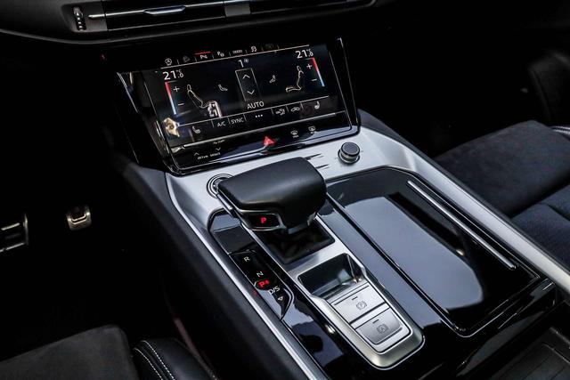 Audi Q6 2024 immagine di auto #36